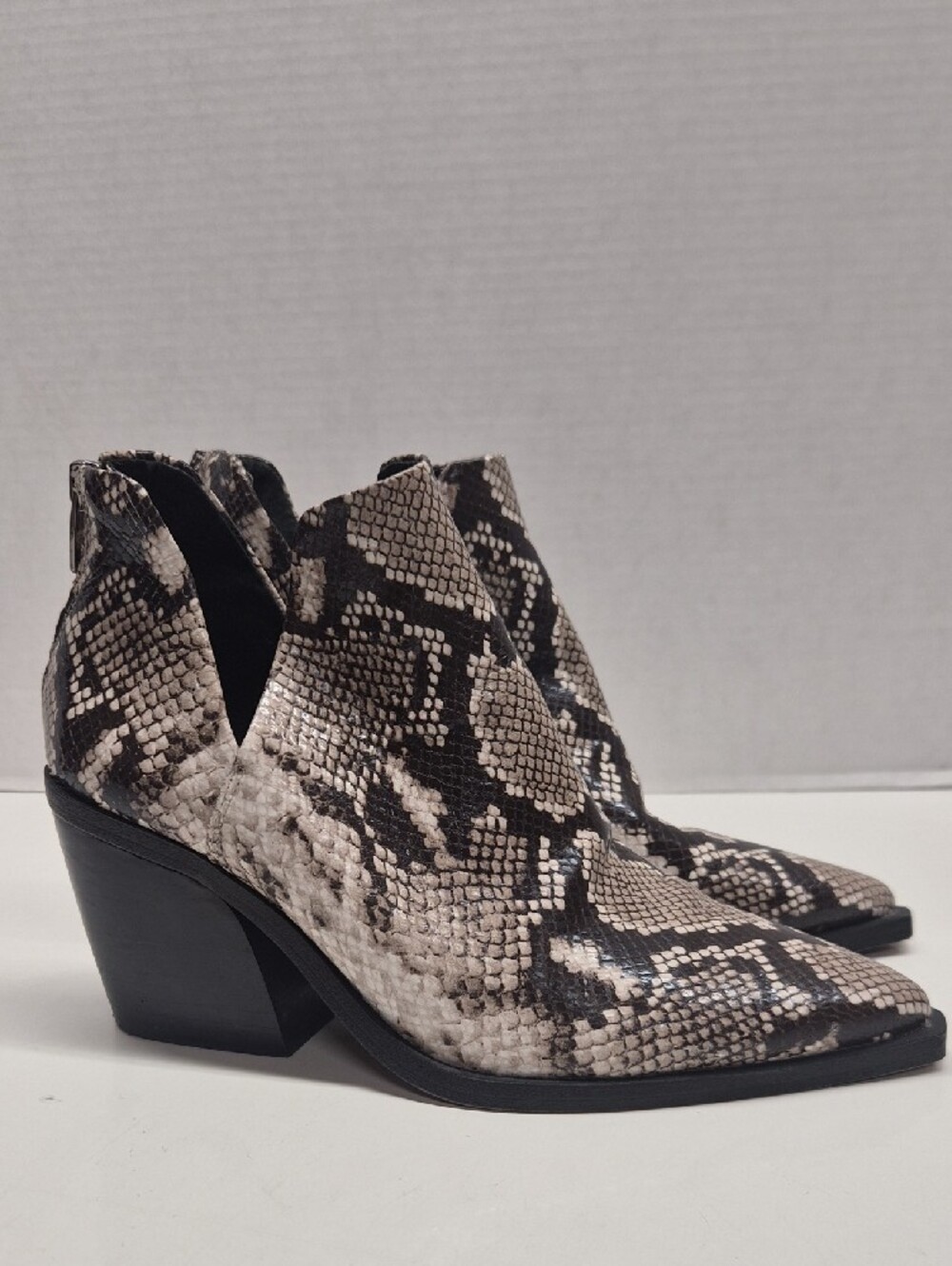 Vince Camuto Bibestie Ankle Booties Leather Snakeskin Block Heel Shoes Brown 9